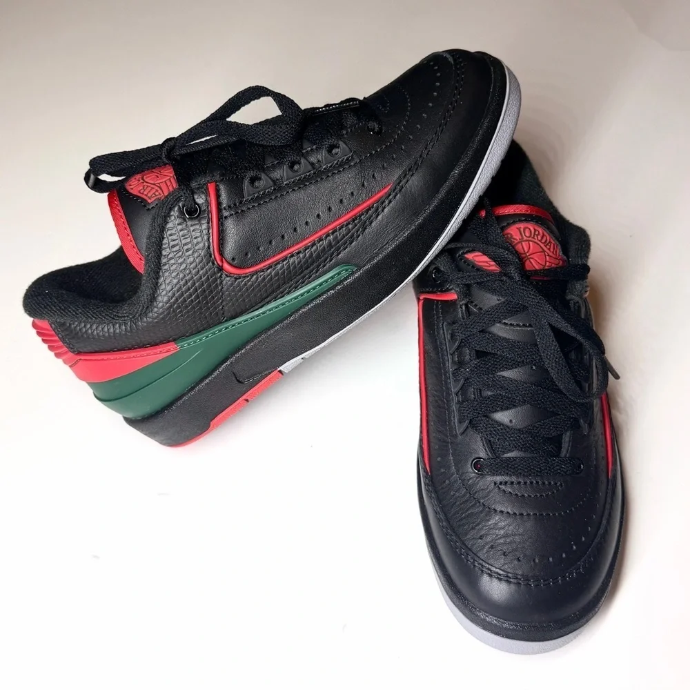 Nike Kids Air Jordan 2 Retro Low Christmas Black / Red Size- 4Y. FJ6869 006
